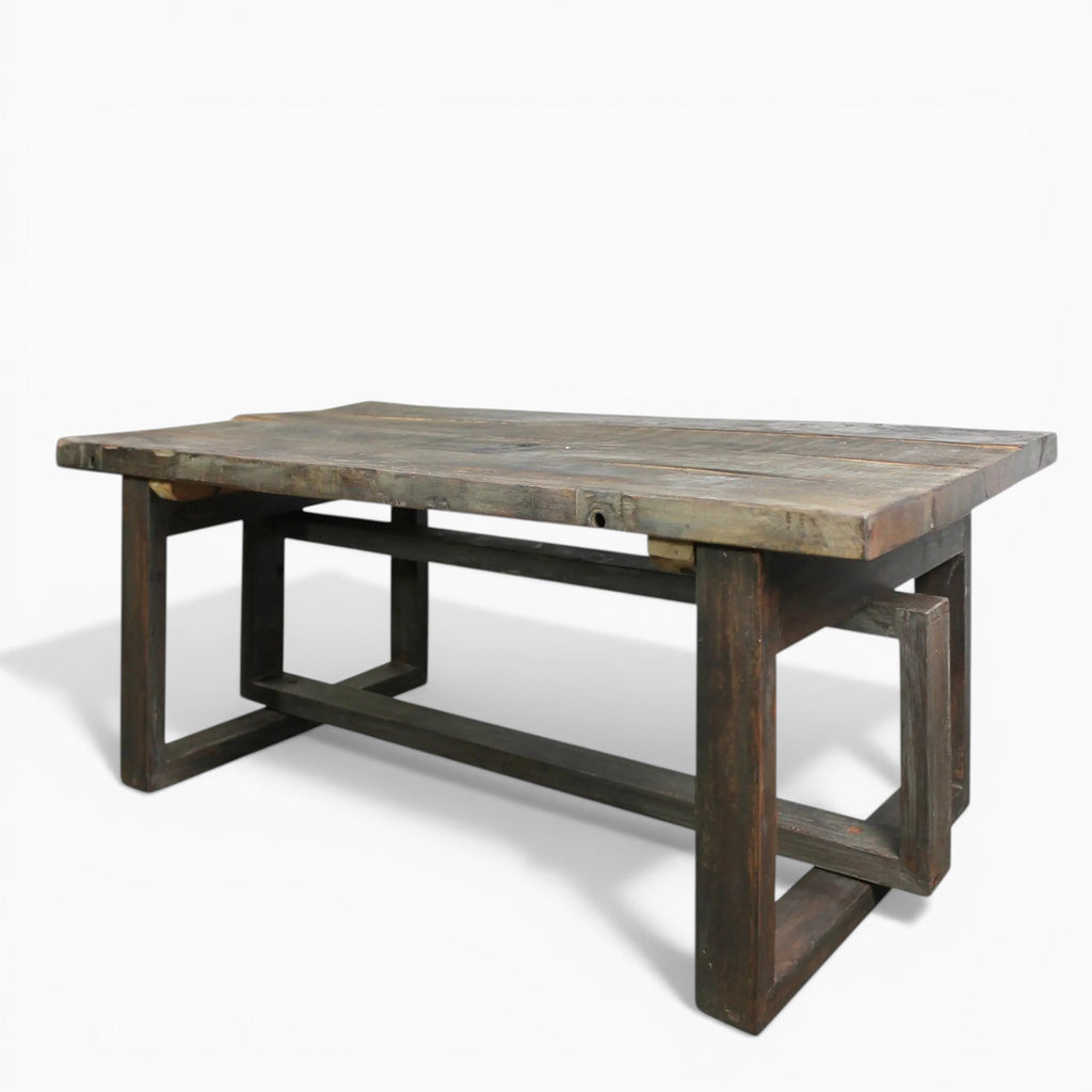 Tavolino da salotto - Misure 122 cm L x 61 cm P x 46 cm A. Montaggio richiesto - Aggiungete un tocco rustico moderno a qualsiasi spazio con questo pezzo recuperato, caratterizzato da un piano riccamente invecchiato.