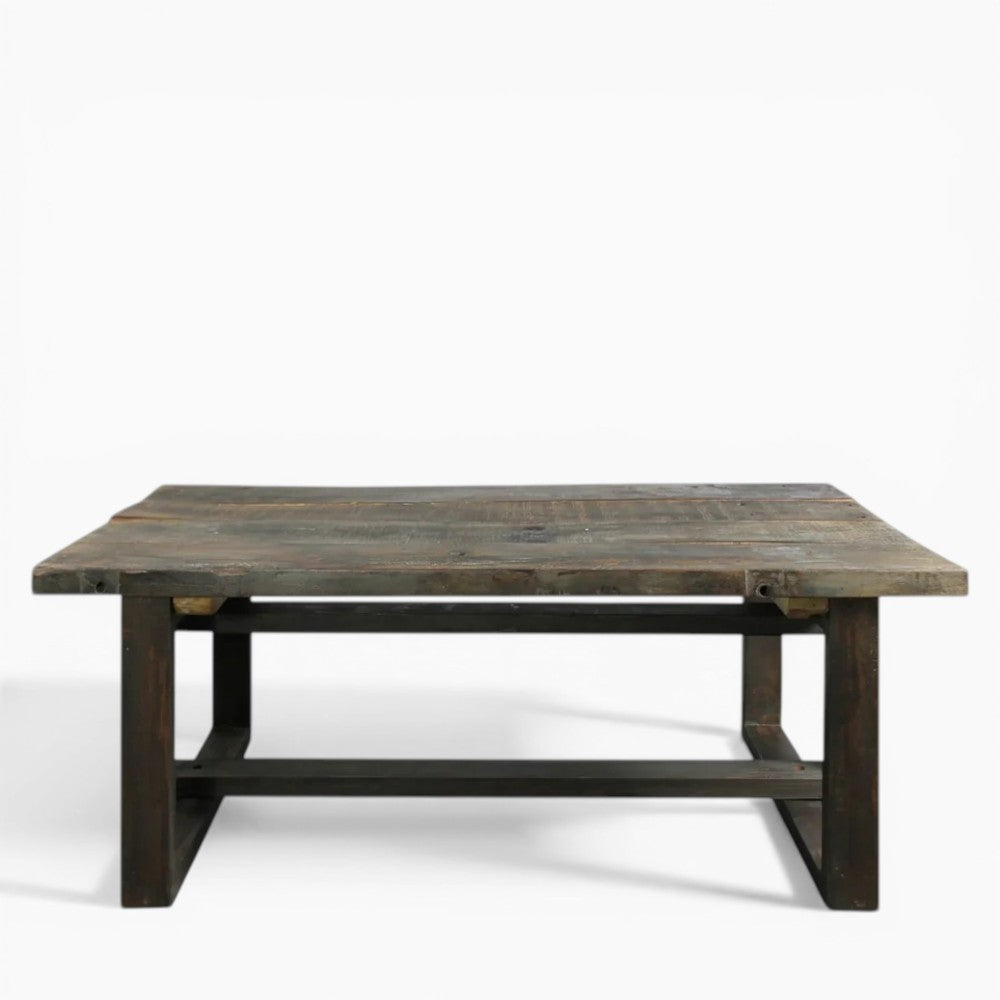 Tavolino da salotto - Misure 122 cm L x 61 cm P x 46 cm A. Montaggio richiesto - Aggiungete un tocco rustico moderno a qualsiasi spazio con questo pezzo recuperato, caratterizzato da un piano riccamente invecchiato.