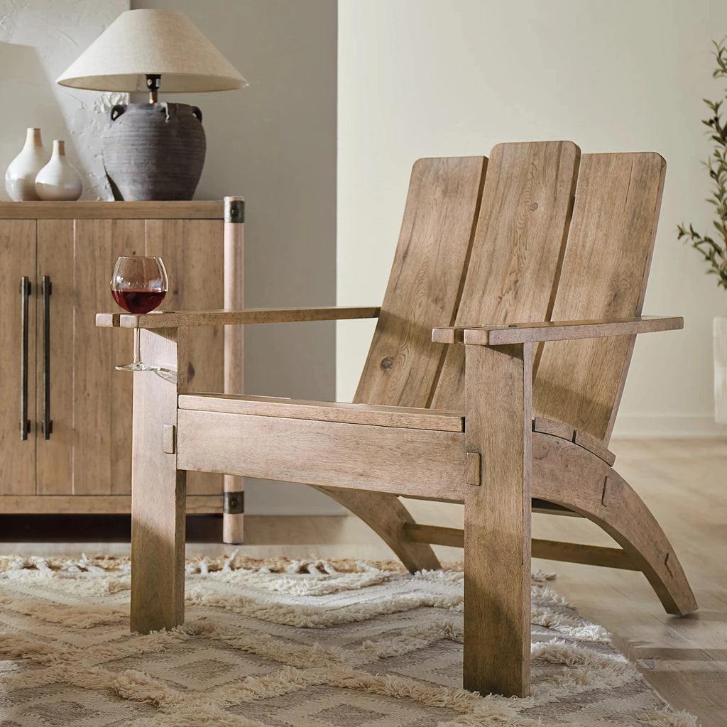 Poltrona - Misure 32,5" L x 42" P x 38" H Altezza seduta: 18" Altezza bracciolo: 24" Larghezza seduta: 24" Profondità seduta: 21,5" Braccioli a fessura per calice da vino Cuscino scio