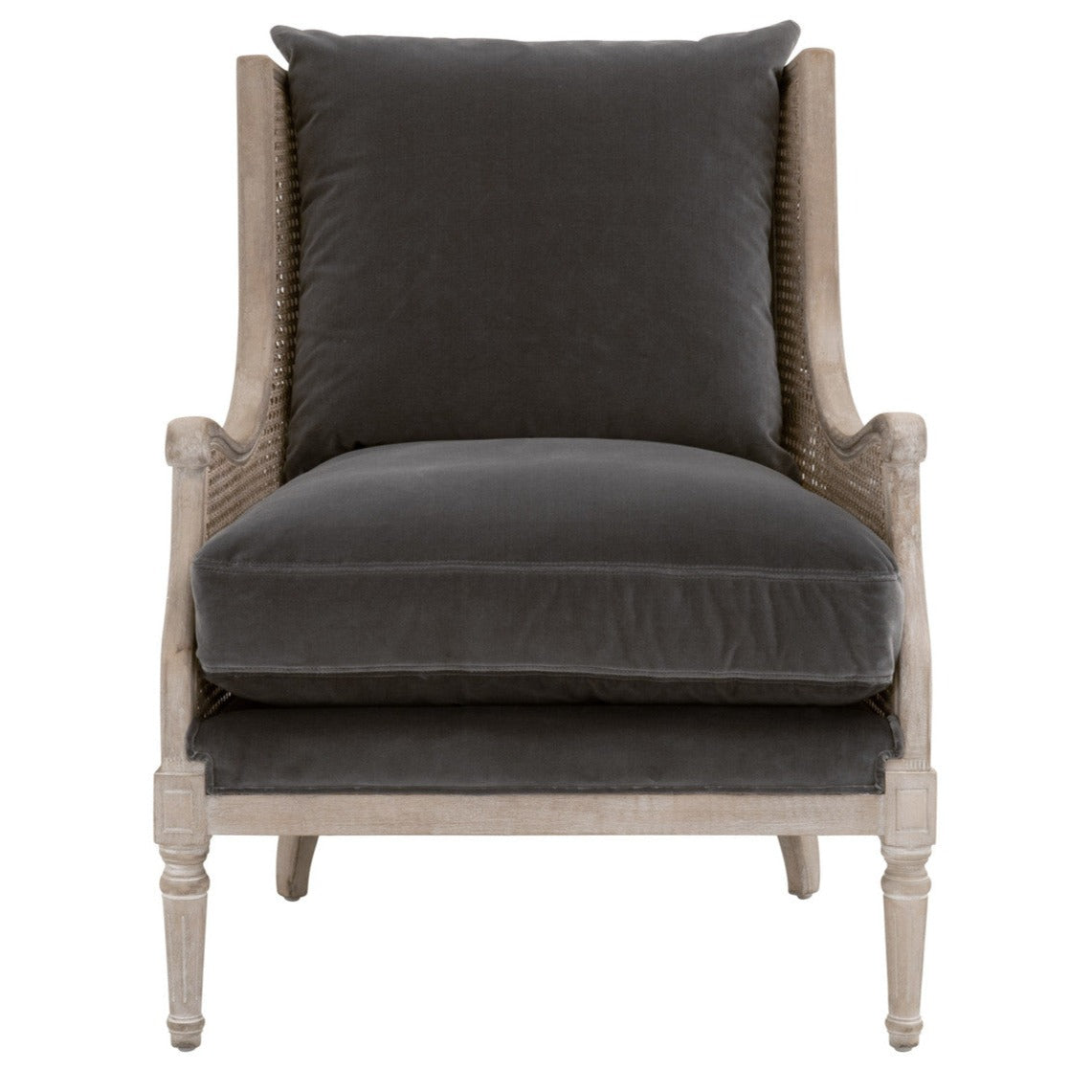 Poltrona Velvet Club - Questa bellissima, con una solida struttura in legno di betulla con rivestimento e dettagli in canna, è perfetta per dare a qualsiasi salotto un tocco unico ma