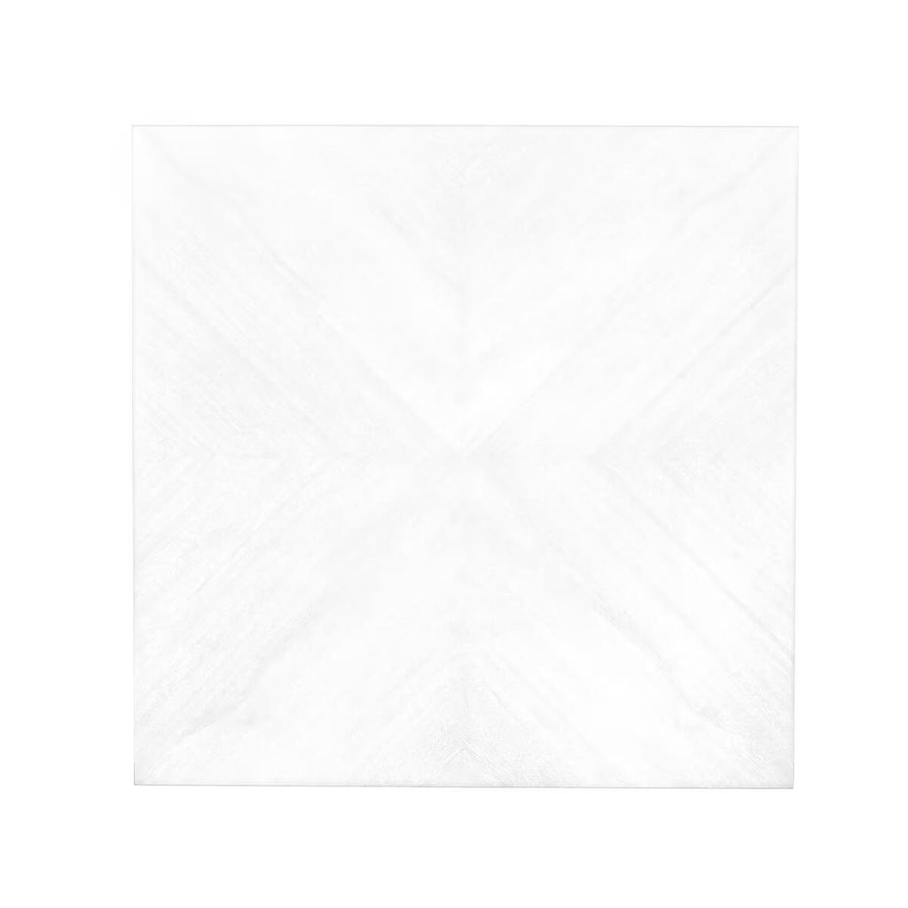 Tavolino da caffè – Dimensioni: 117 cm L x 117 cm P x 42 cm H Materiali: 95% MDF, 5% Acacia. Disponibile in tre finiture – Il tavolino combina la maestosa presenza delle Indie Occidentali britanniche