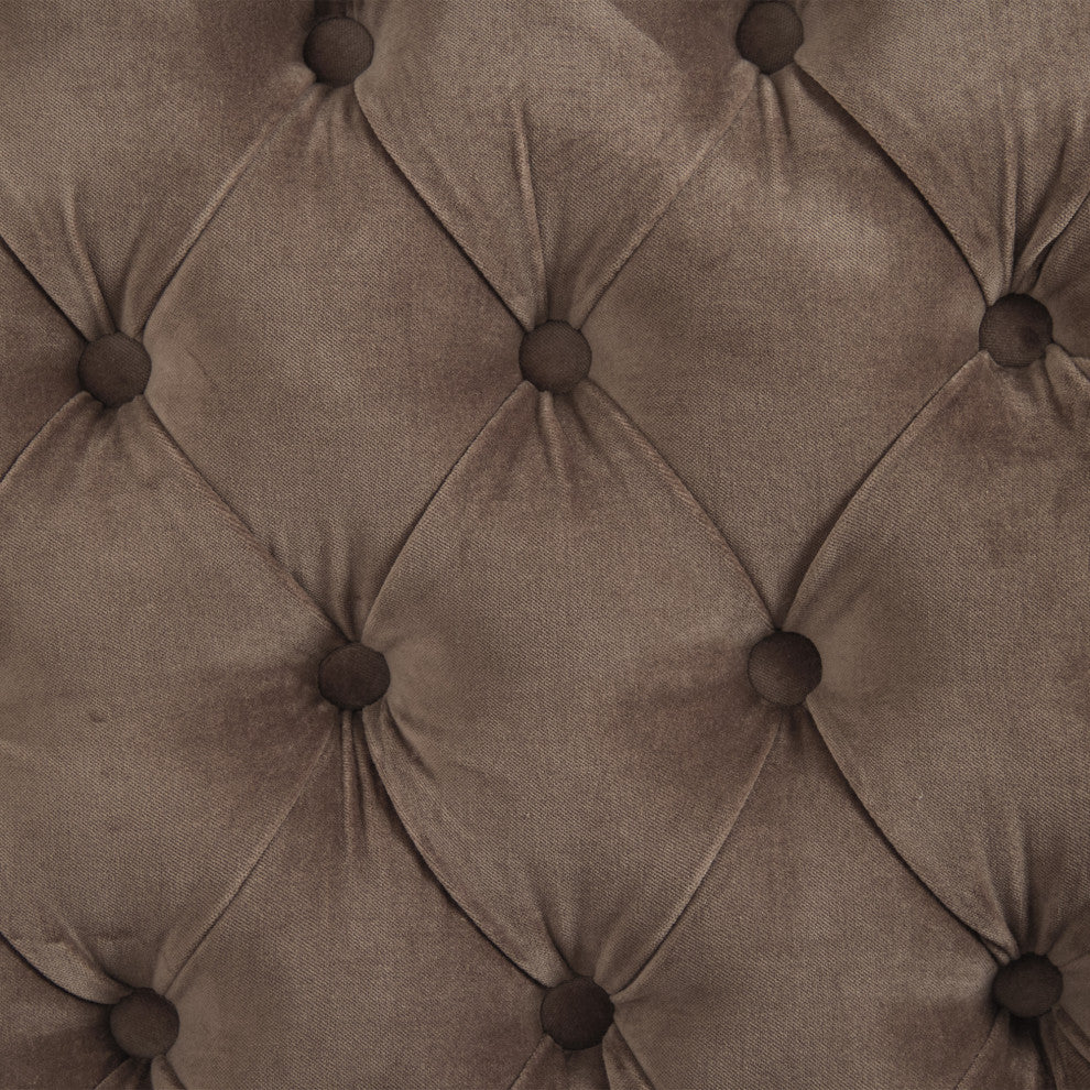 Poltrona in velluto trapuntato marrone - È realizzata in legno massello di rovere e splendidamente rivestita in color cioccolato, il suo elegante design a casa è ulteriormente accentuato