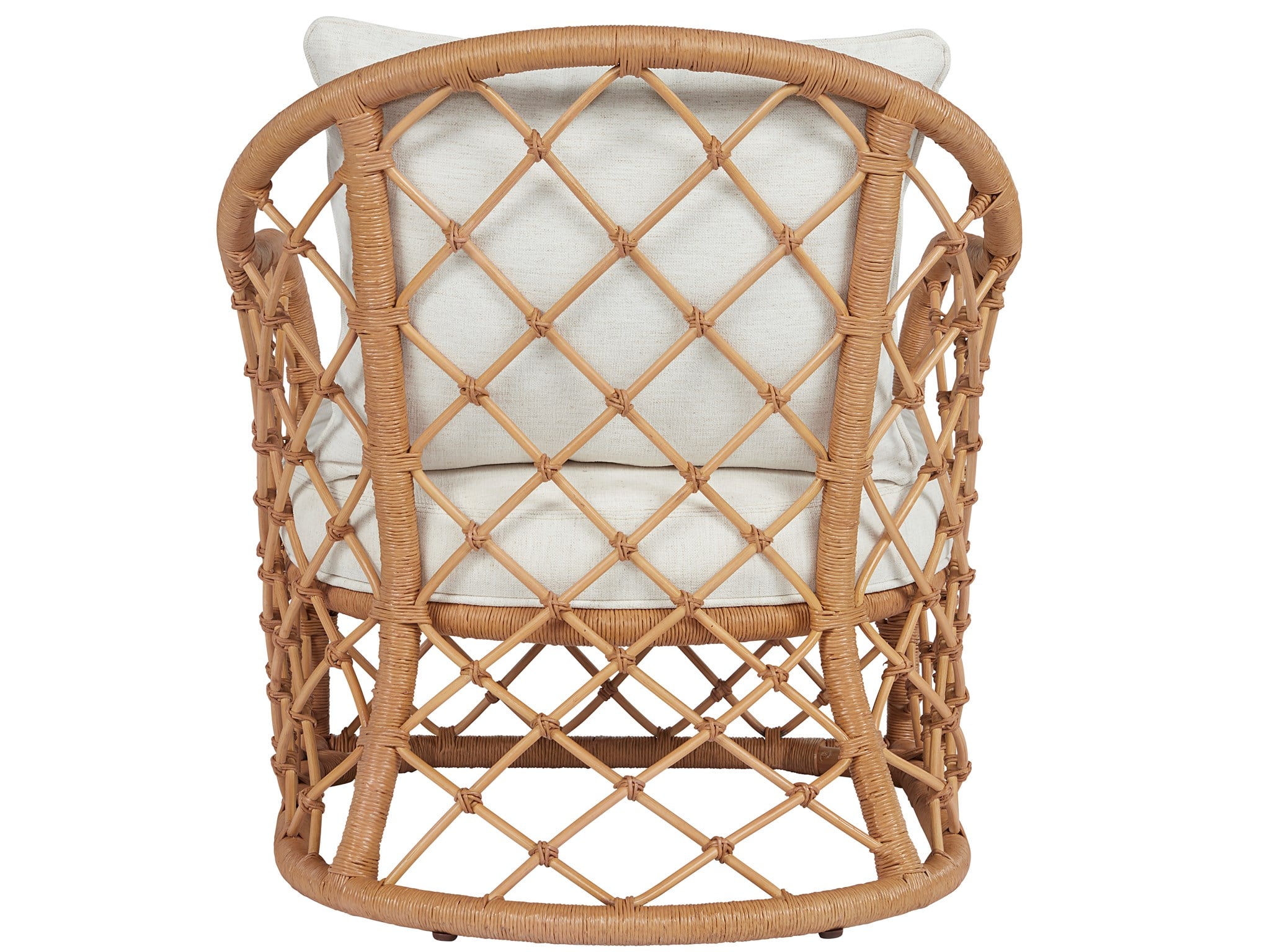 Poltrona di design - Misure 76 cm L x 81 cm P x 81 cm H Profondità seduta: 58 cm Altezza seduta: 42 cm Altezza braccioli: 61 cm Finitura: Rattan naturale Tessuto: Tessuto ad alte prestazioni (Cryp