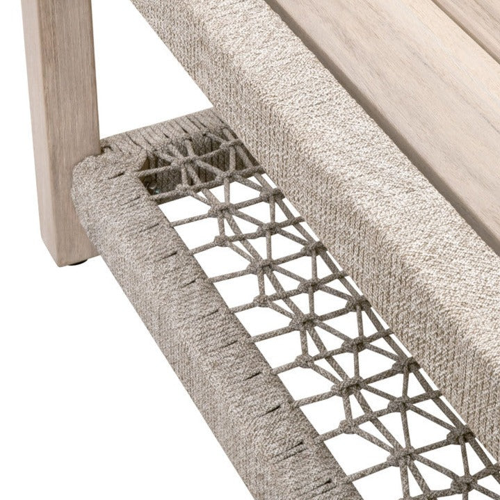 Tavolino da esterno - Dimensioni 56,25"L x 32,25"P x 17,75"H Struttura e piano in legno massello di teak * La soluzione in teak grigio accelera il processo di invecchiamento del teak a