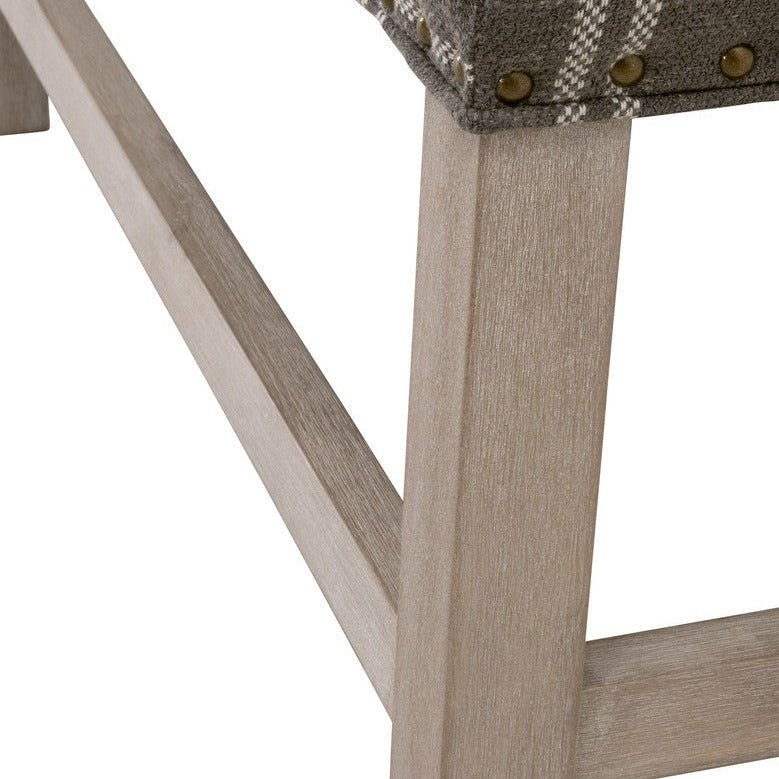 Tavolino imbottito - Questo bellissimo, caratterizzato da una solida base in legno di betulla e uno splendido rivestimento a quadri Walden Smoke con dettagli borchiati, è perfetto