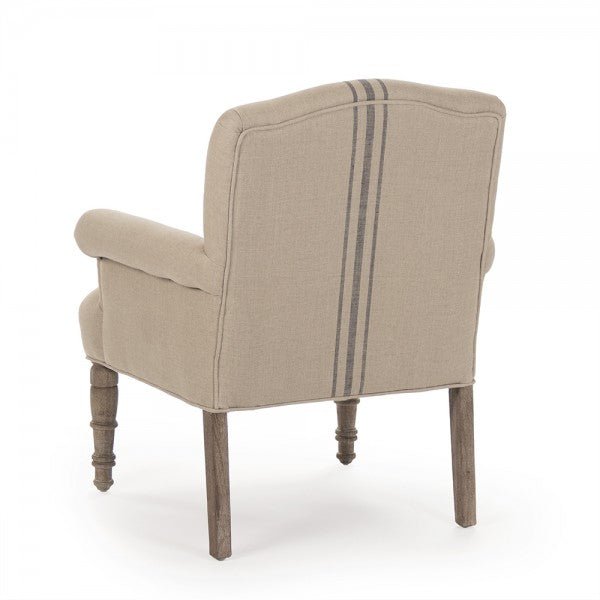 Poltrona Club - Dimensioni 66 cm L x 71 cm P x 96,5 cm H - Questa splendida poltrona presenta una struttura in legno di quercia grigio sbiancato con rivestimento in lino color cachi inglese e un centro sbiadito, i
