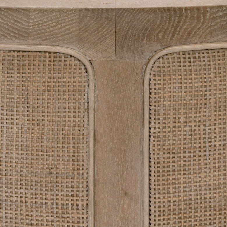 Tavolino da Salotto - Questo bellissimo tavolino rotondo grande, caratterizzato da legno di quercia massello con un piano impiallacciato in quercia e lati avvolti in una splendida intarsiatura con un bordo in legno, è perfetto