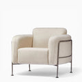 Poltrona club - Misura 49,5"L x 35"P x 32"A Seduta 17,5"A Materiale: Acciaio, lino - Accomodatevi nel comfort accogliente di questa poltrona chic, dove le linee pulite incontrano un morbido e invitante cuscino.