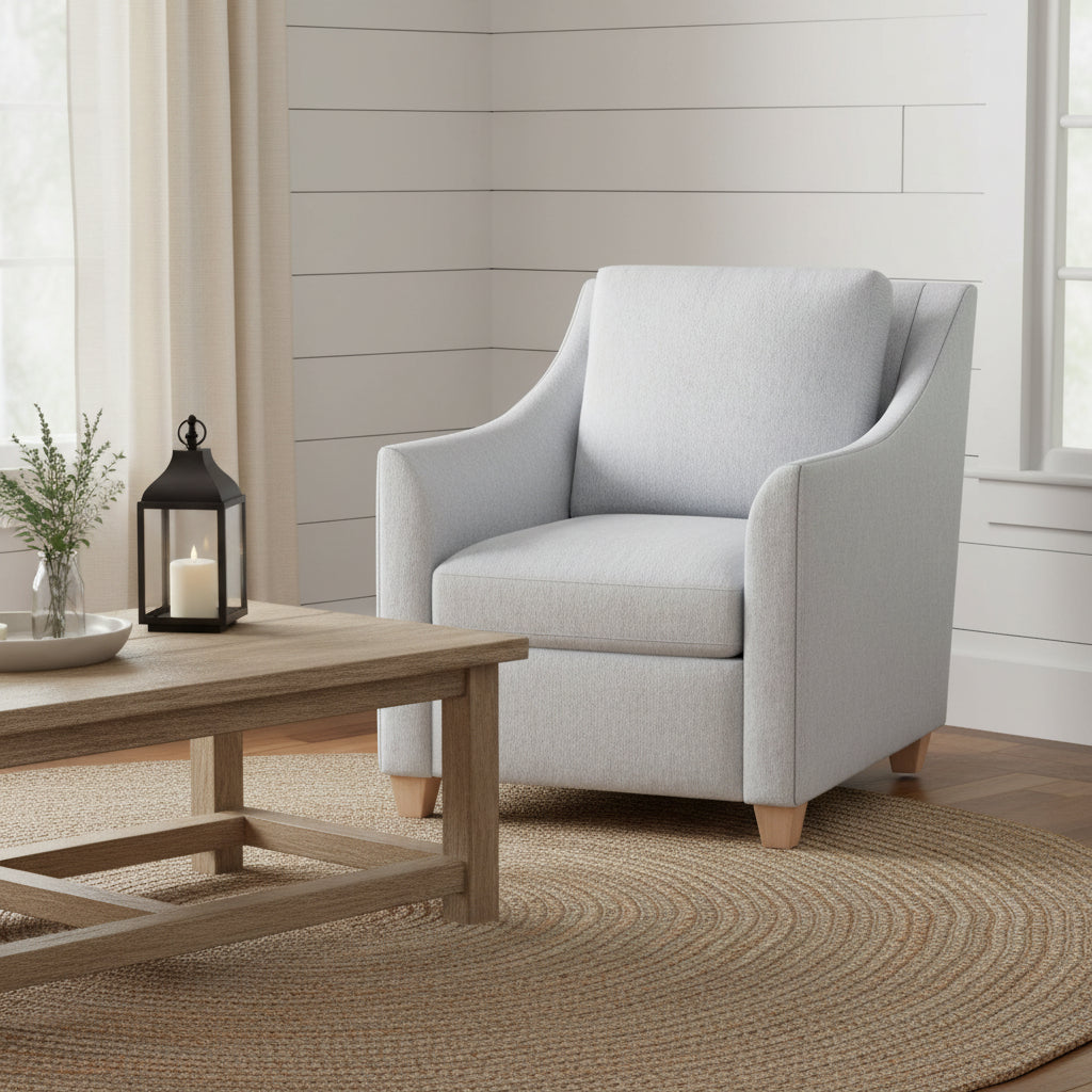 Poltrona Reclinabile - Linee pulite ed eleganza sobria definiscono questa versatile poltrona, caratterizzata da morbidi rivestimenti neutri, braccioli leggermente inclinati e una