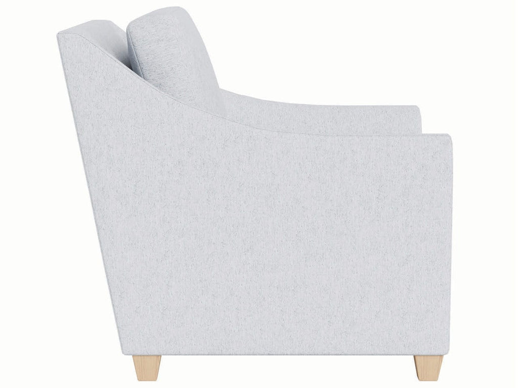 Poltrona Reclinabile - Linee pulite ed eleganza sobria definiscono questa versatile poltrona, caratterizzata da morbidi rivestimenti neutri, braccioli leggermente inclinati e una